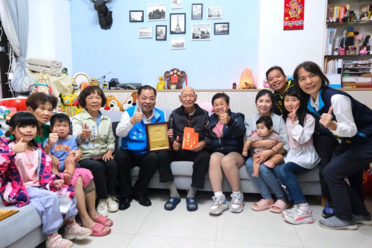 重陽節前夕 陳見賢副縣長親訪湖口鄉百歲人瑞 重陽節前夕 陳見賢副縣長親訪湖口鄉百歲人瑞
