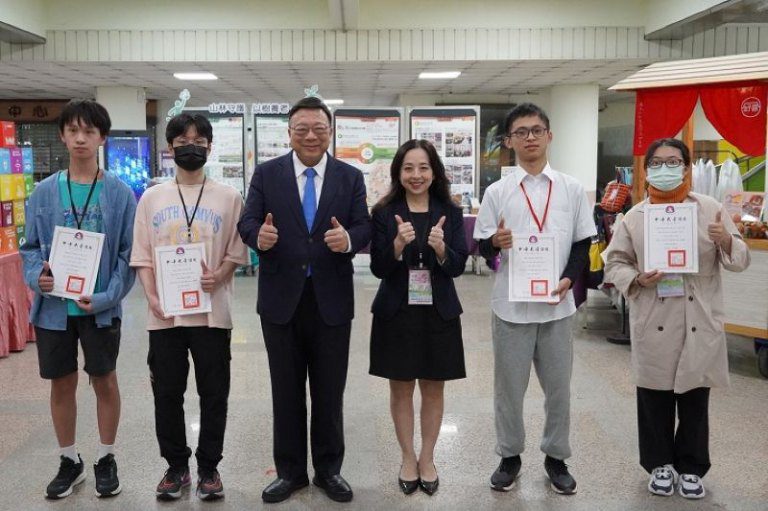 展現永續力! 華大「SDGs永續山河展覽」串聯藝術與社區共創永續願景 展現永續力! 華大「SDGs永續山河展覽」串聯藝術與社區共創永續願景