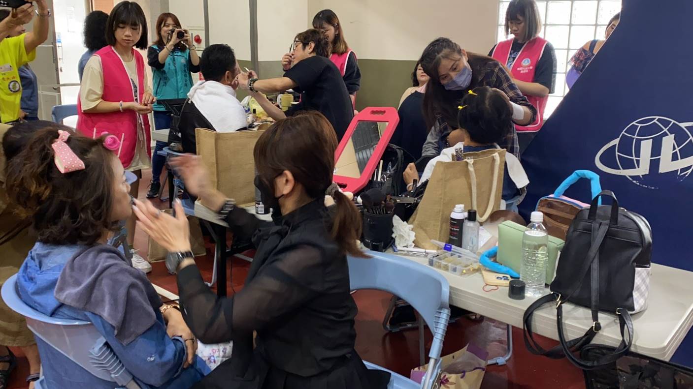 建國科大善盡社會責任 協助秀水長者青春再現改頭換面 建國科大善盡社會責任 協助秀水長者青春再現改頭換面