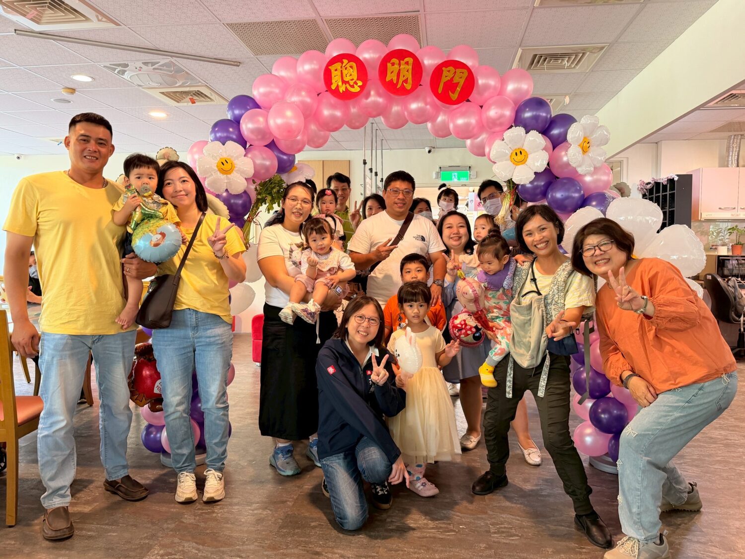 高市以古禮表揚優質月嫂 萌娃抓周笑聲滿場傳遞幸福力