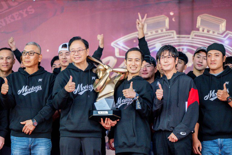 樂天桃猿封王遊行熱鬧登場　張市長：與球隊並肩再創冠軍榮耀