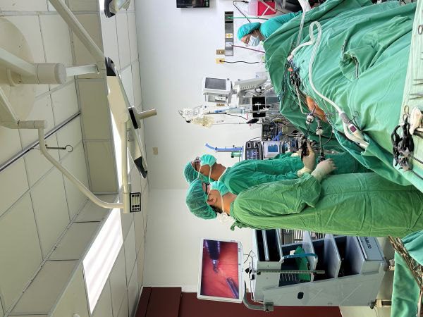 長年腎結石導致腎功能喪失 北榮新竹分院陳炫達主任:腹腔鏡手術助患者擺脫不適症狀 長年腎結石導致腎功能喪失 北榮新竹分院陳炫達主任:腹腔鏡手術助患者擺脫不適症狀