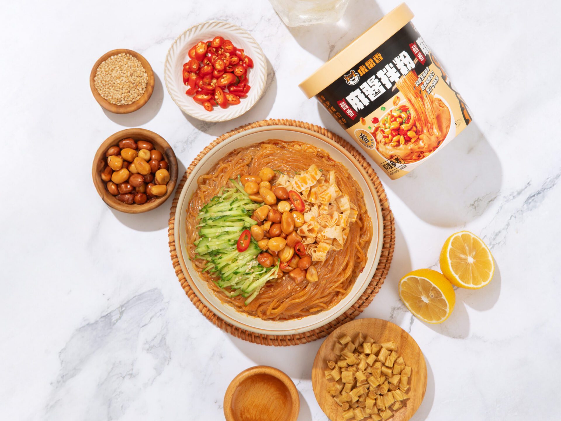 「泡麵新霸主」虎留香再出擊！新品「醋香麻醬拌粉」掀話題