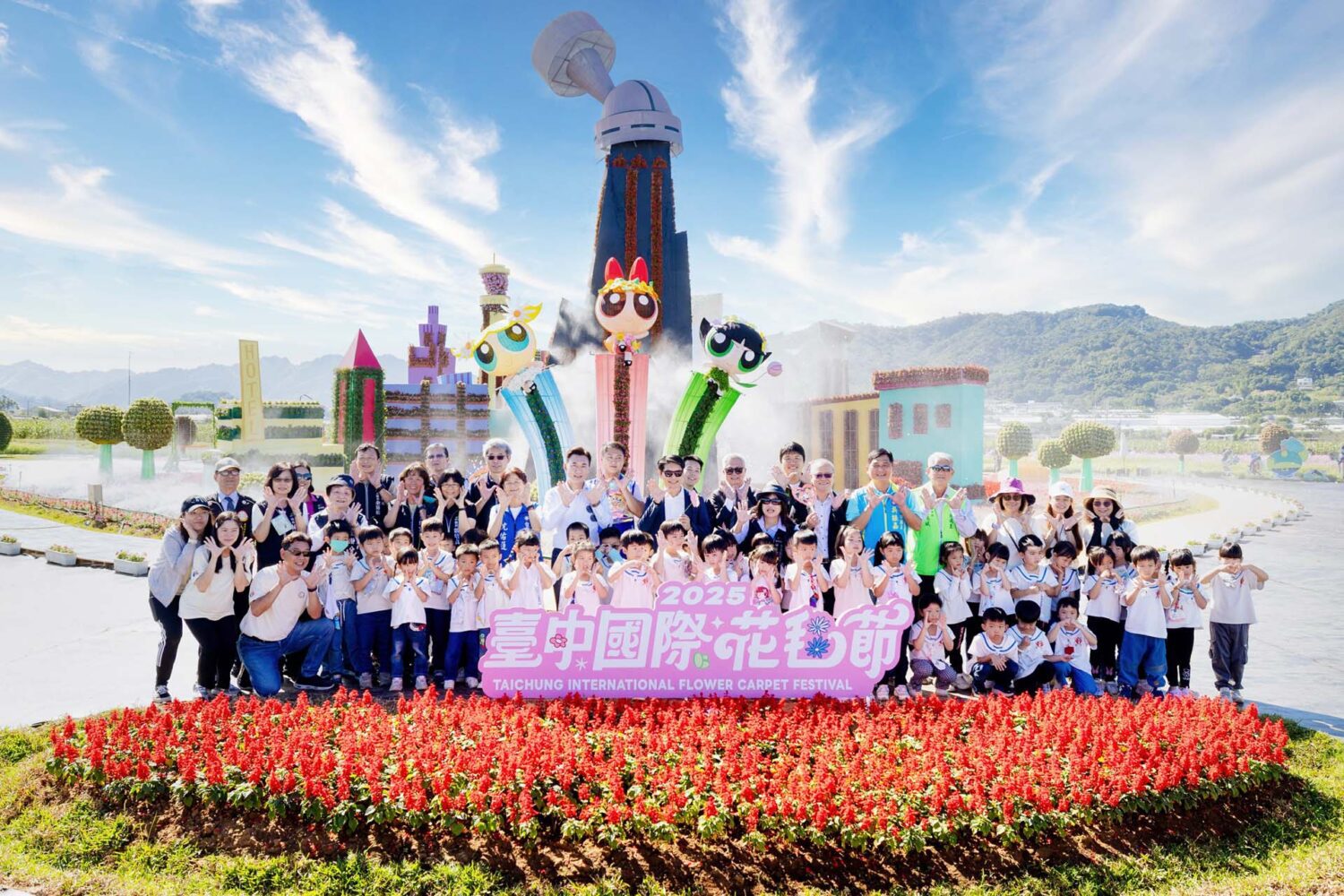 花毯節淪為煙火秀 ? 節慶經濟優缺點分析 花毯節淪為煙火秀 ? 節慶經濟優缺點分析