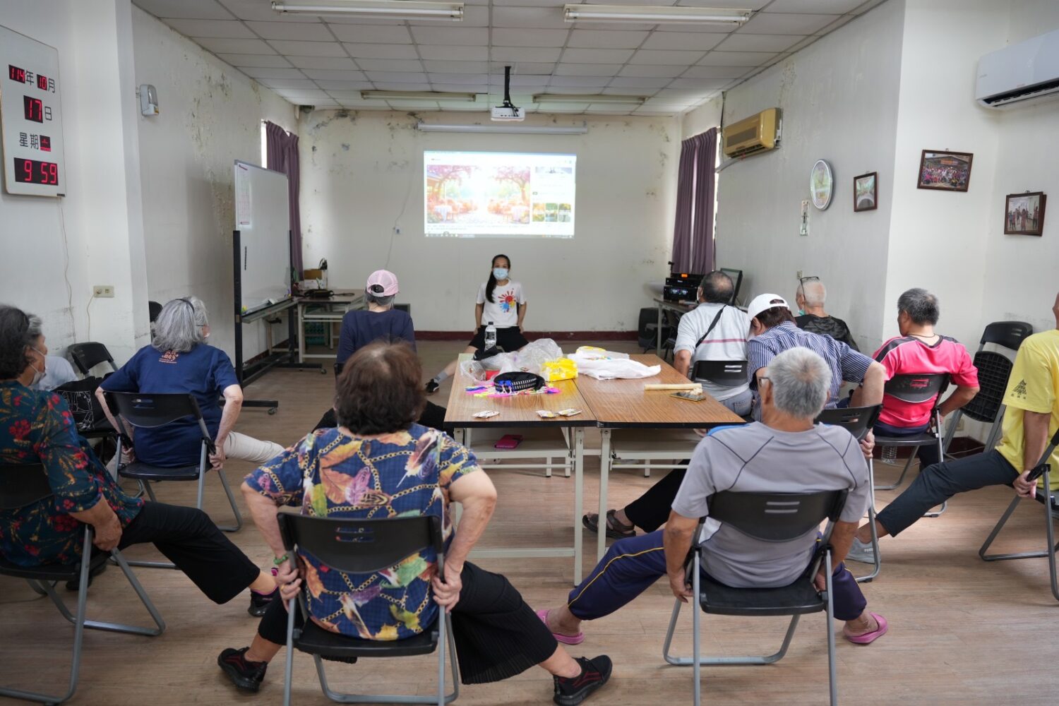 屏縣77文健站佈建率全國居冠 加強夜間關懷、互助共融 落實文化照顧