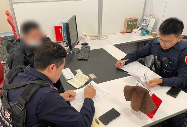 警方全力防杜詐騙 宣導表揚一起來 警方全力防杜詐騙 宣導表揚一起來