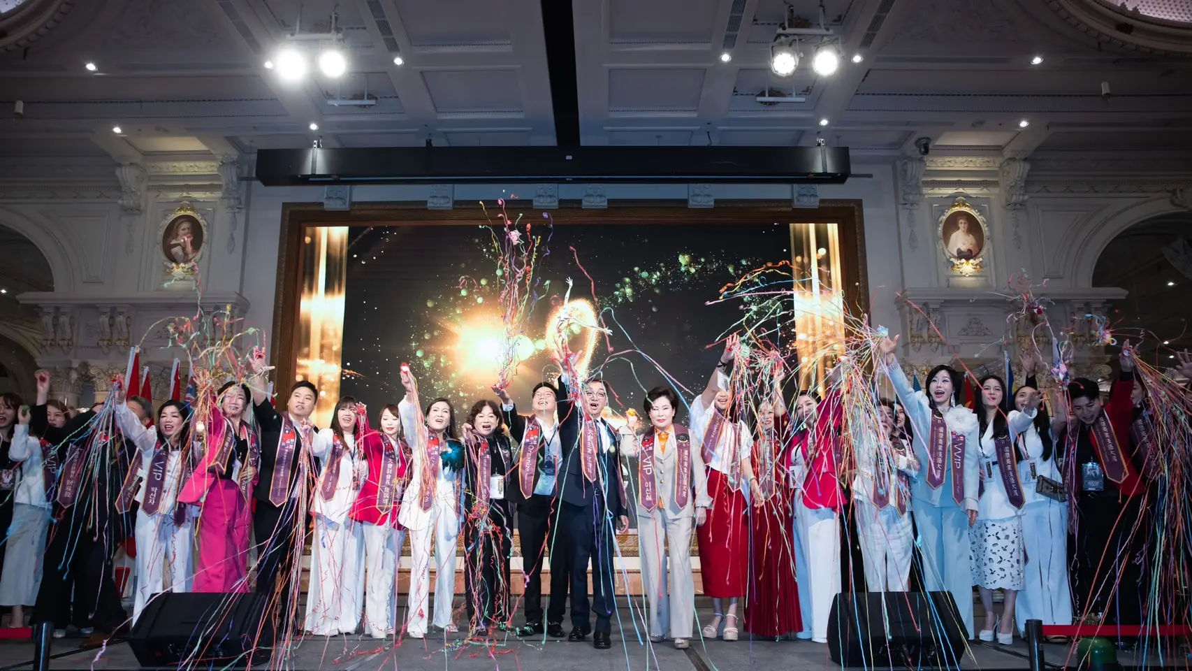 2025CBC國際美業大賽暨展演 2,700人擠爆會場熱潮席捲全場 2025CBC國際美業大賽暨展演 2,700人擠爆會場熱潮席捲全場