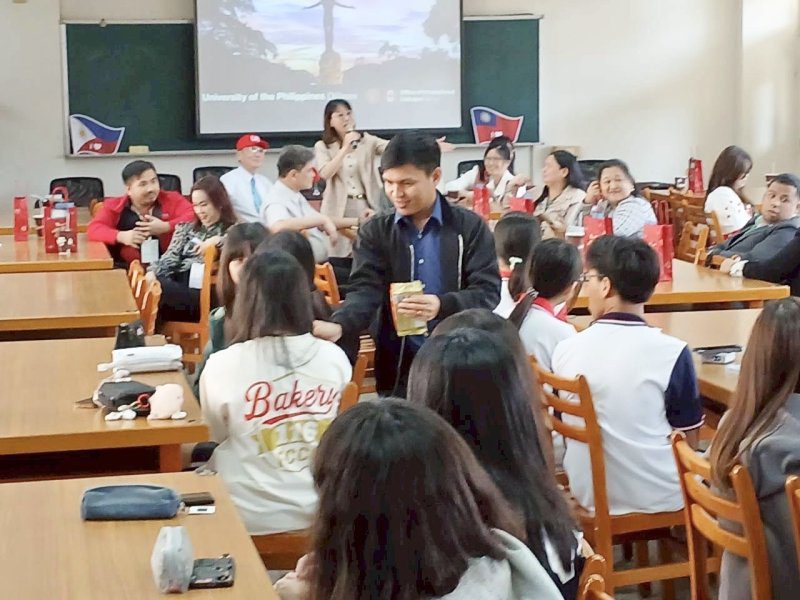 漾新聞|菲律賓學術團訪福誠高中 深化台菲教育合作新篇章 漾新聞|菲律賓學術團訪福誠高中 深化台菲教育合作新篇章