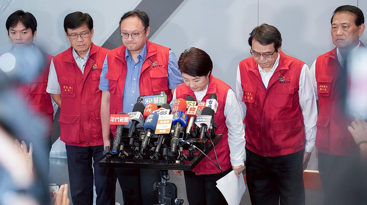 台中非洲豬瘟防線守住　盧秀燕兩度鞠躬道歉　3局處首長拔官究責：引以為鑑、痛改前非