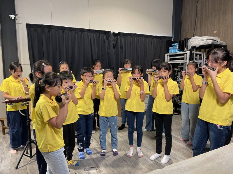 漾新聞|橋小口琴隊奏響新樂章 企業贊助點亮逐夢舞台 漾新聞|橋小口琴隊奏響新樂章 企業贊助點亮逐夢舞台