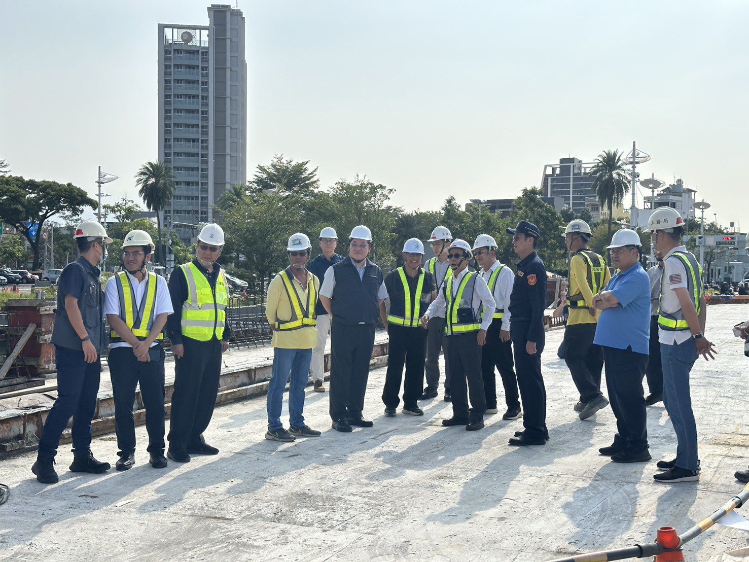 高雄前鎮媽祖港橋改建 林欽榮:114年底前全線完工通車,往返前鎮及鳳山更便利 高雄前鎮媽祖港橋改建 林欽榮:114年底前全線完工通車,往返前鎮及鳳山更便利