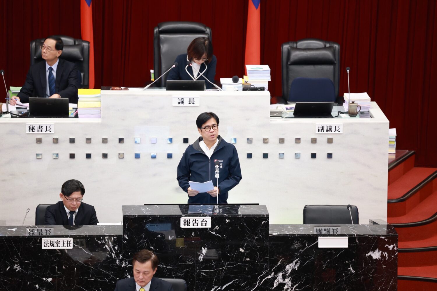 議員誤解預算「歸零」高市府強調服務不中斷、市民權益不受影響 議員誤解預算「歸零」高市府強調服務不中斷、市民權益不受影響