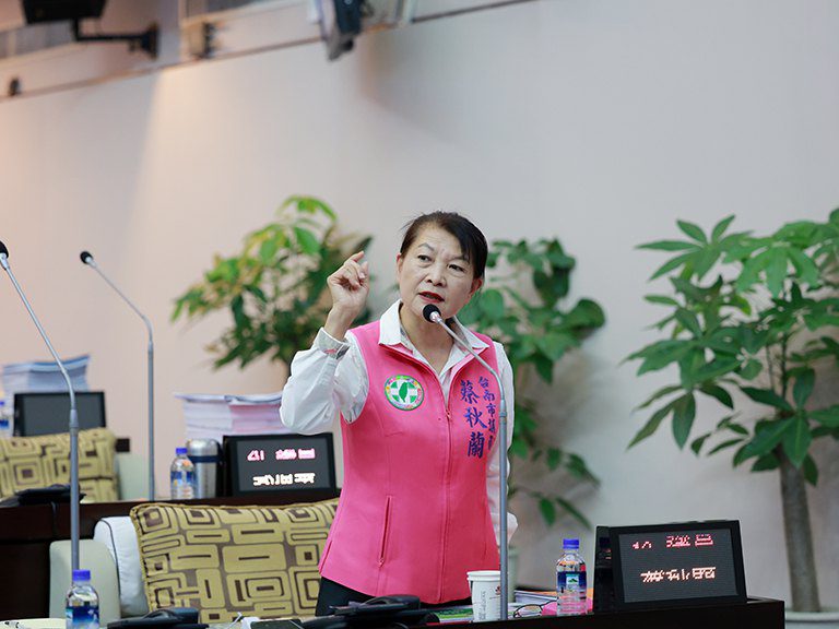 蔡秋蘭市政總質詢 爭取佳里社宅「睦鄰戶」 蔡秋蘭市政總質詢 爭取佳里社宅「睦鄰戶」