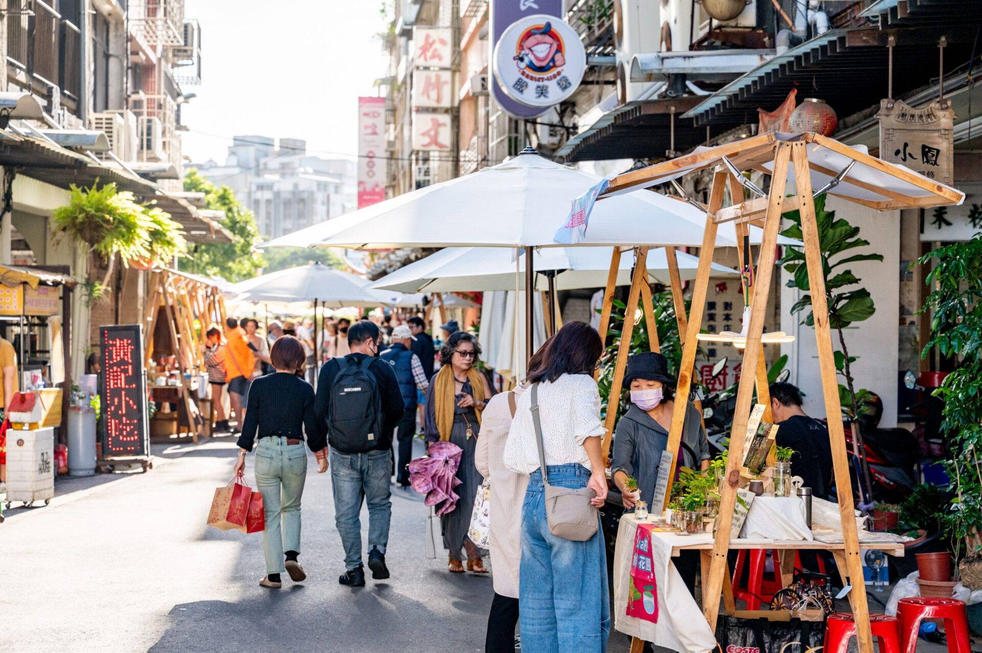 文昌公園至景福宮串聯成藝文廊道 舊城漫遊季吸引市民走讀探訪 文昌公園至景福宮串聯成藝文廊道 舊城漫遊季吸引市民走讀探訪