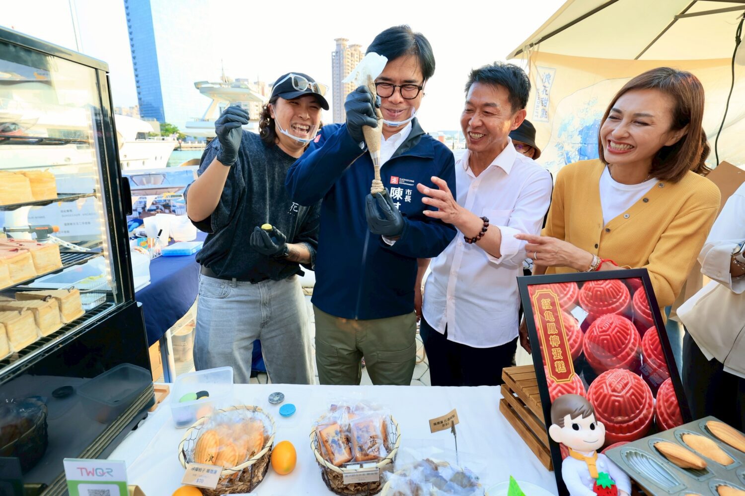 高雄青創攤車輔導成果登場　市長DIY冰沙力挺青年超圈粉