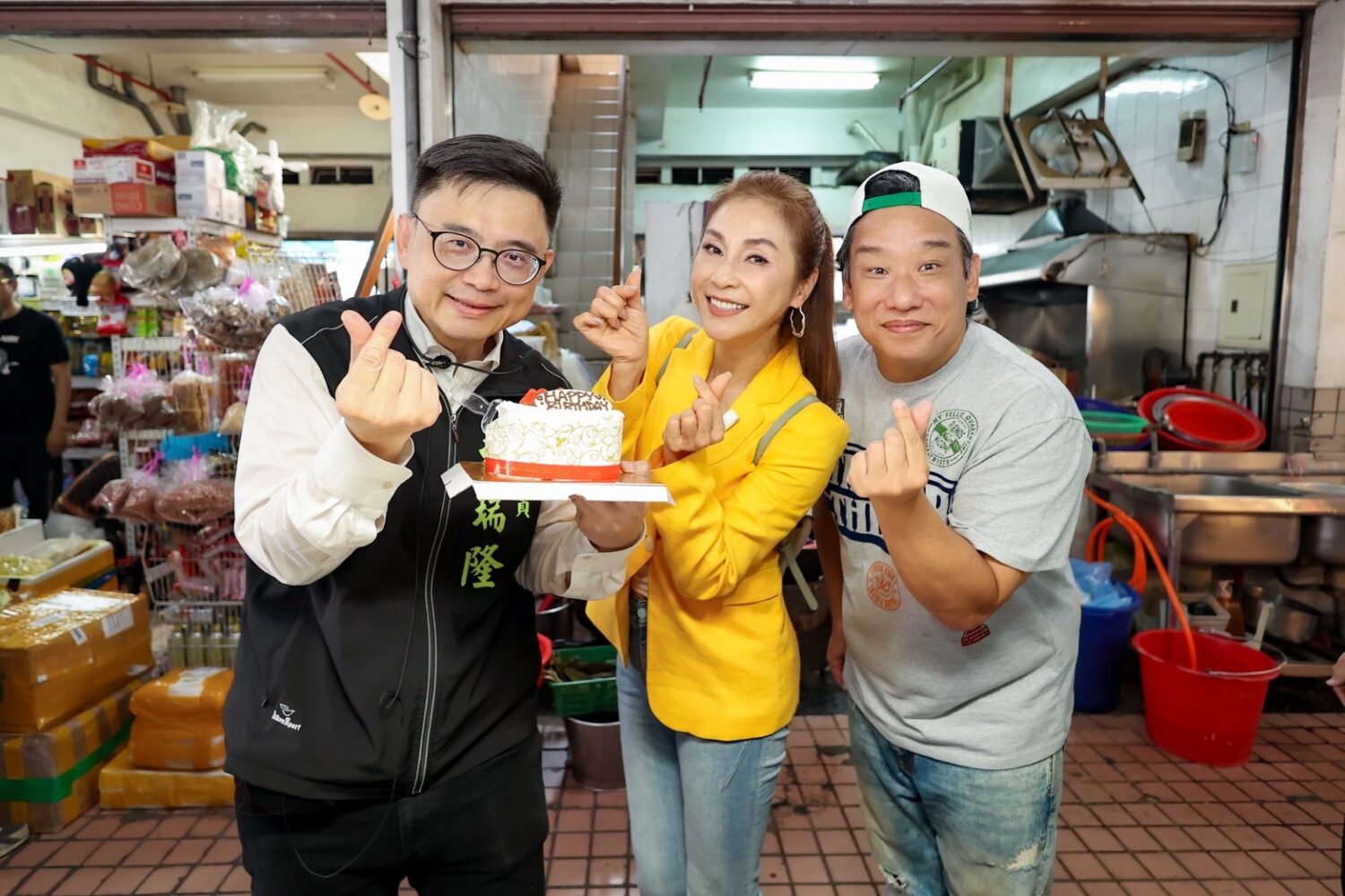 賴瑞隆偕藝人阿龐及梁佑南吃爆岡山文賢市場 帶你遊高雄！