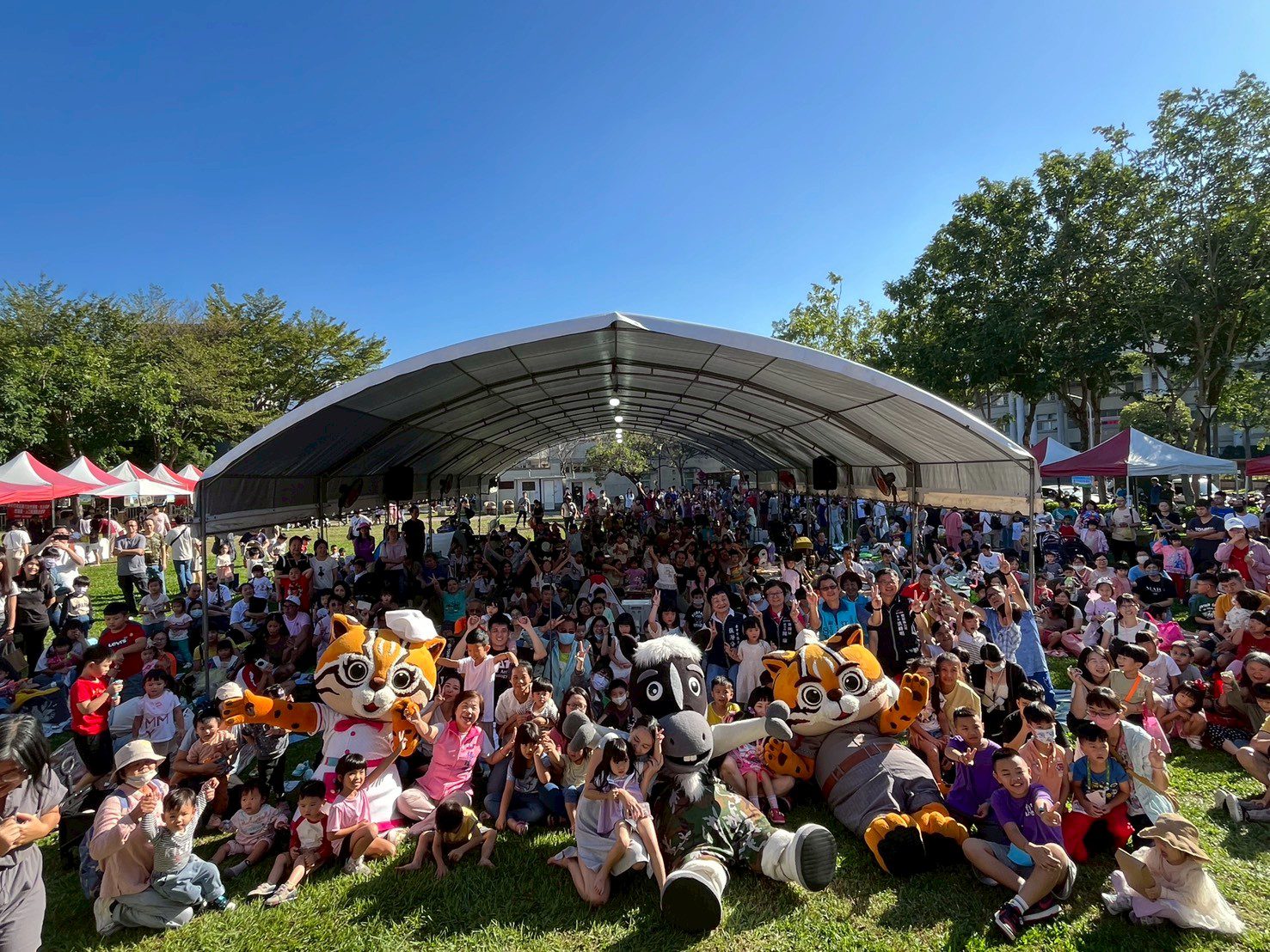 石虎家族與YOYO家族一同嗨翻豐原 市民朋友:期待明年再相見! 石虎家族與YOYO家族一同嗨翻豐原 市民朋友:期待明年再相見!