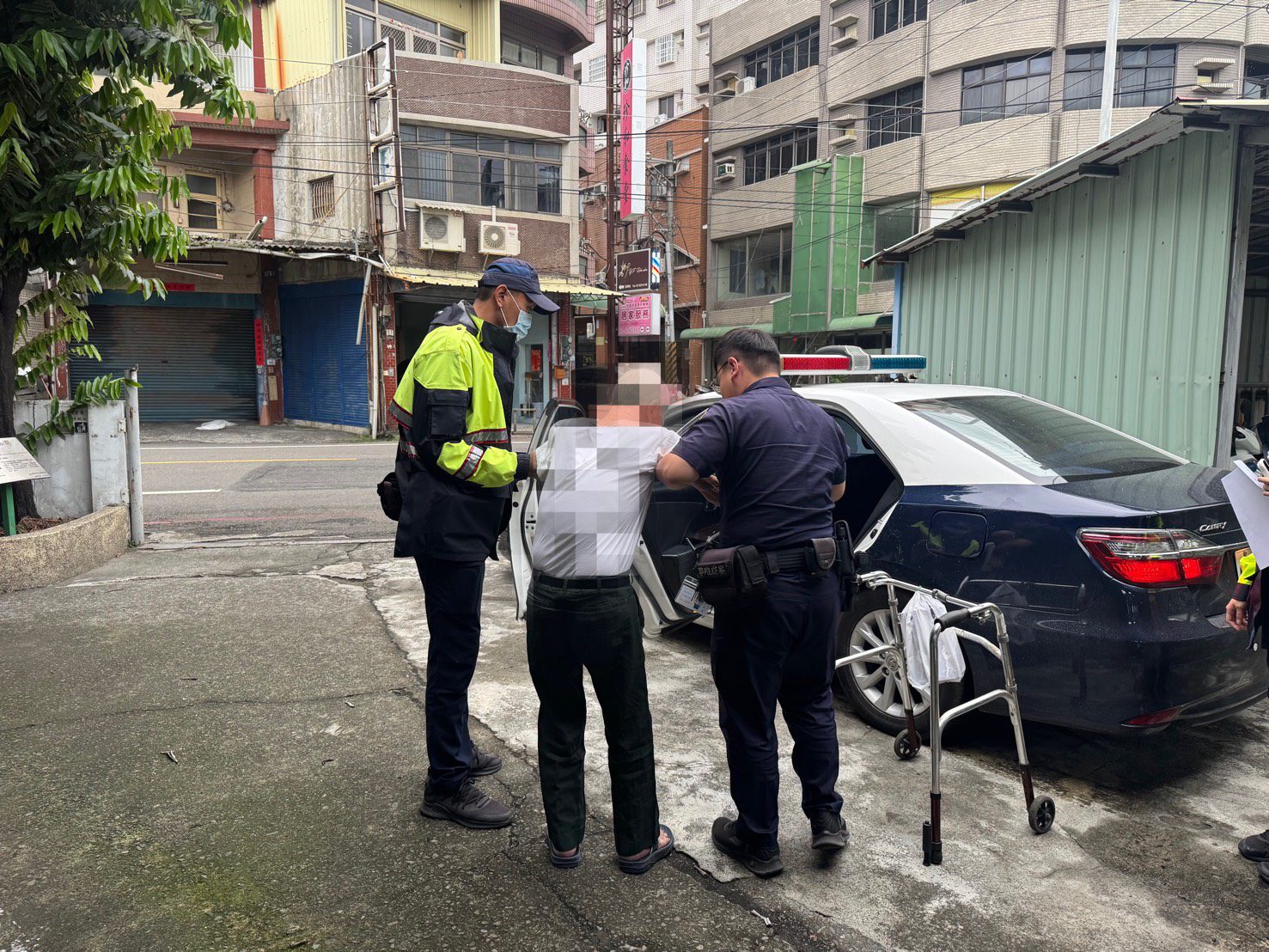 湖內警連助2迷途民眾 阿蓮所展現同理心服務精神 湖內警連助2迷途民眾 阿蓮所展現同理心服務精神