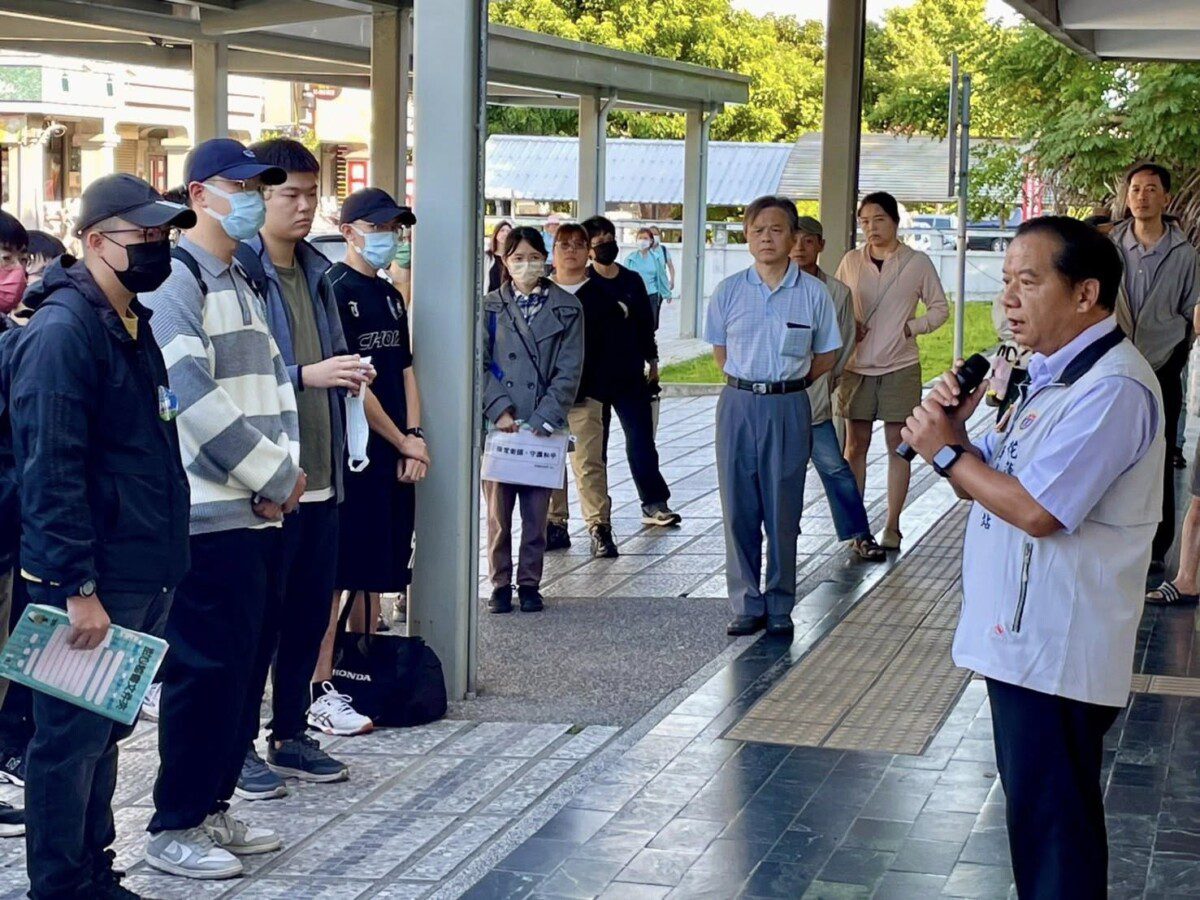 花蓮縣軍人服務站關懷役男 黃鍾昌站長親赴花蓮火車站宣導 花蓮縣軍人服務站關懷役男 黃鍾昌站長親赴花蓮火車站宣導