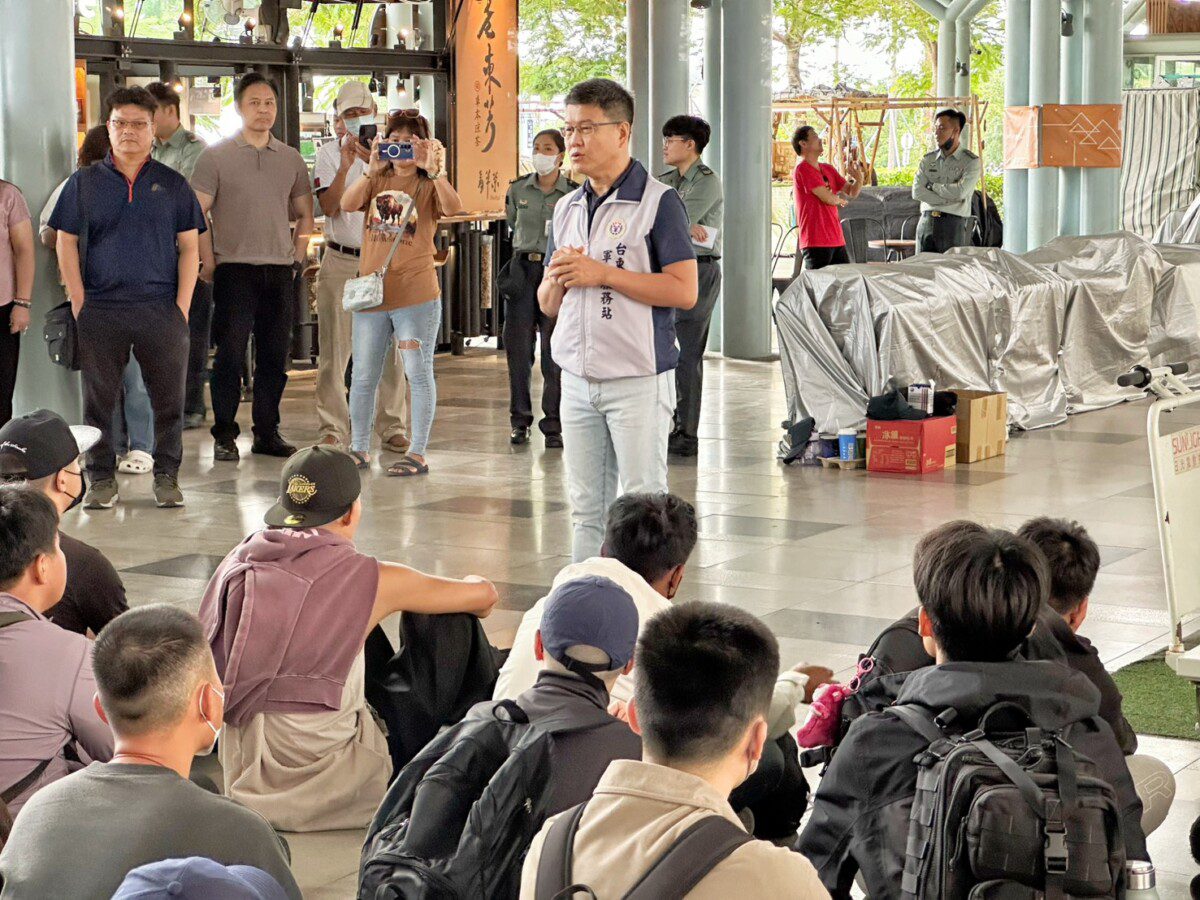 臺東陸軍役男入營報到 軍人服務站叮嚀祝福