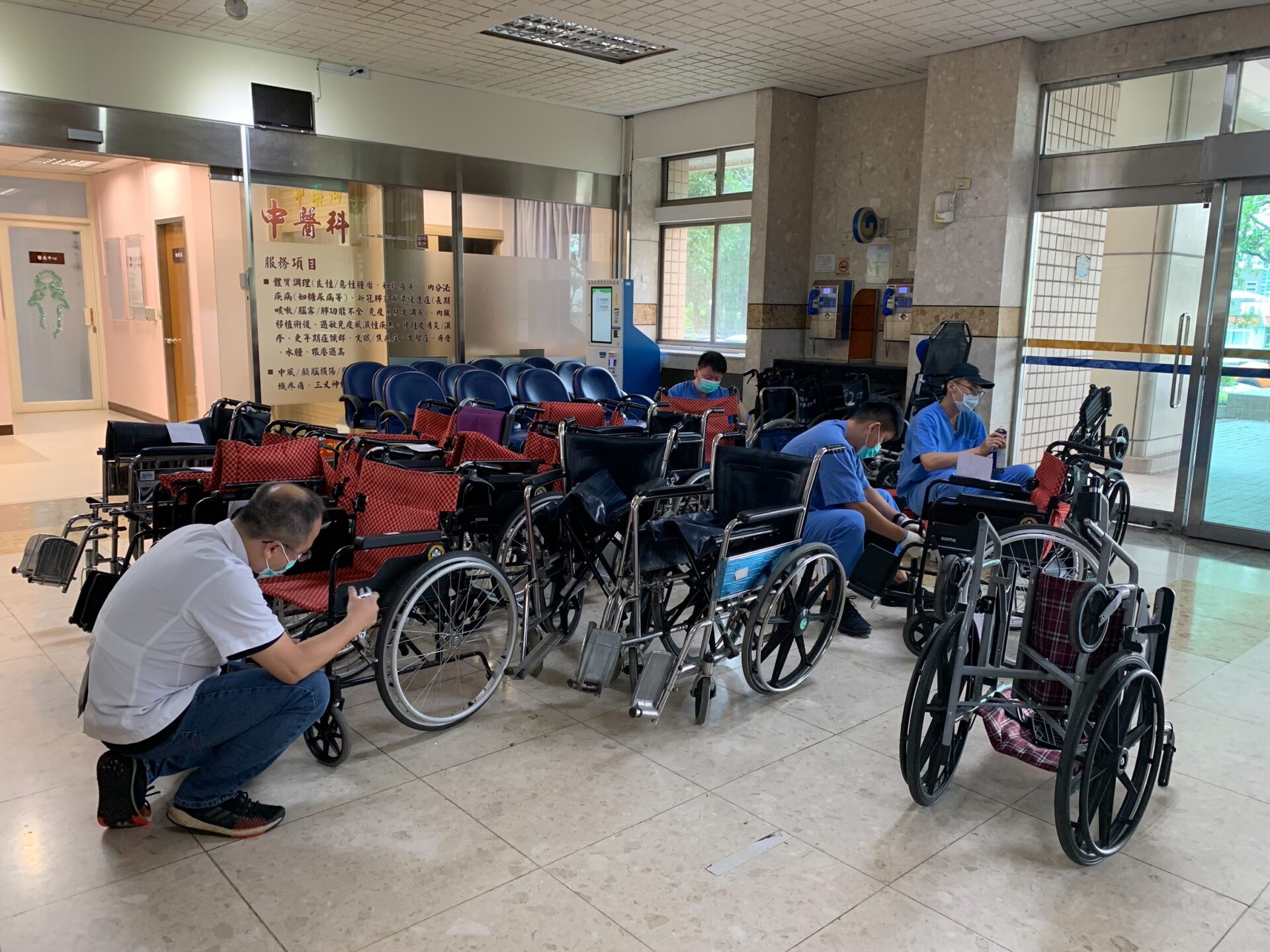 榮民輔具巡迴維修北榮桃園醫院登場 確保使用安全與便利 榮民輔具巡迴維修北榮桃園醫院登場 確保使用安全與便利