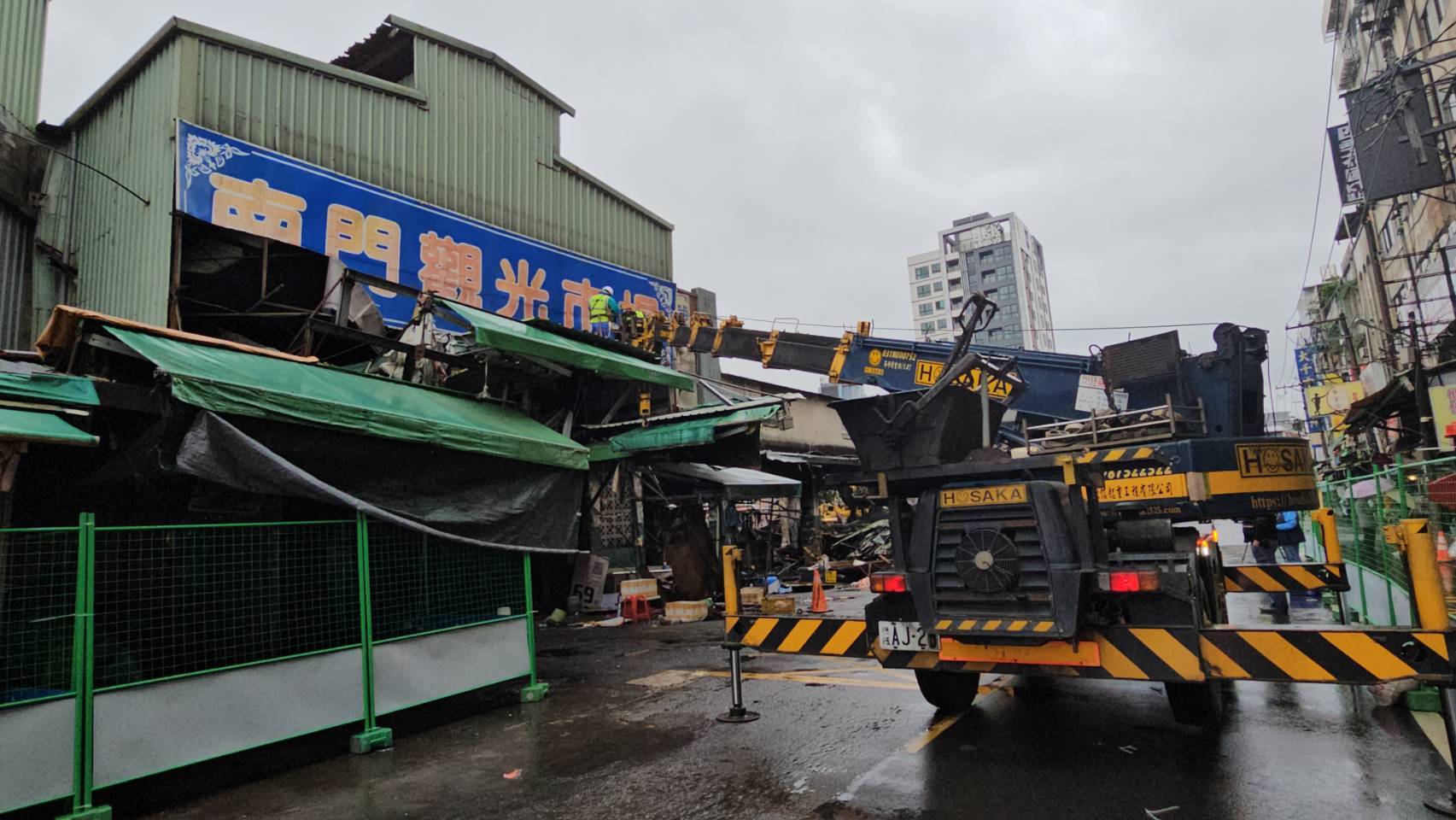 南門市場災後復原加速 推動拆除作業並強化周邊交通管制