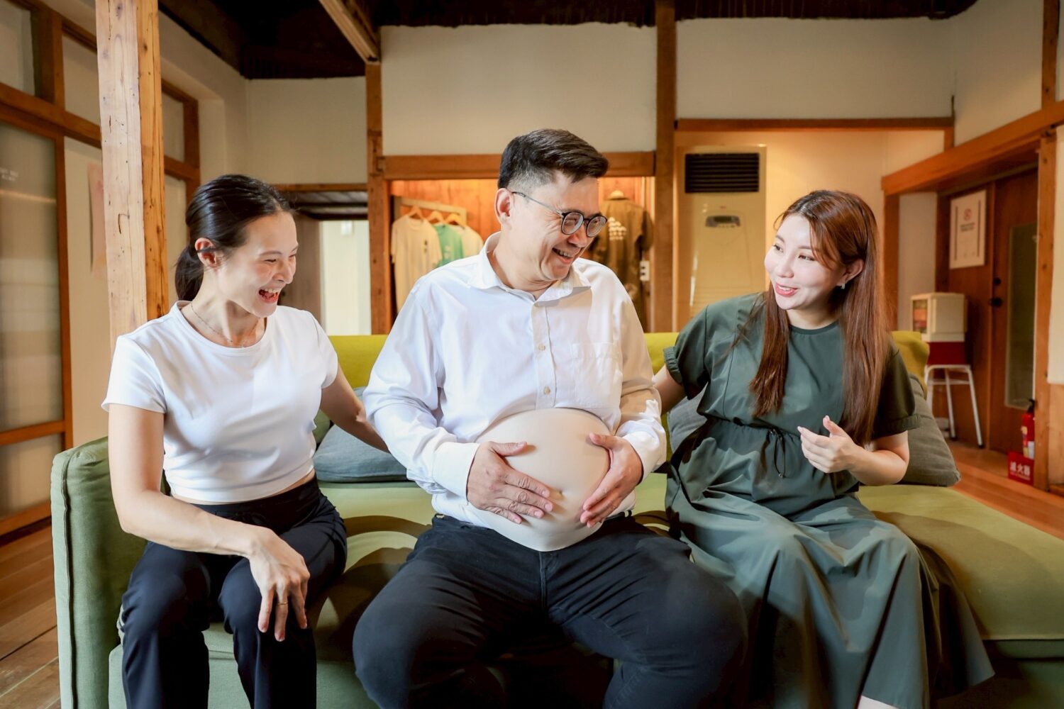 賴瑞隆提出全國首創贈孕媽咪「幸福孕哺枕」政見