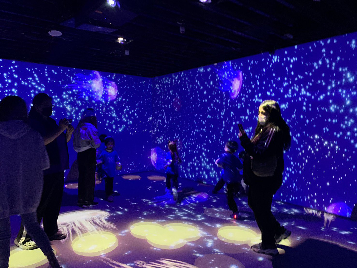 八德兒童玩具圖書館升級！光影體驗區打造沉浸式學習空間