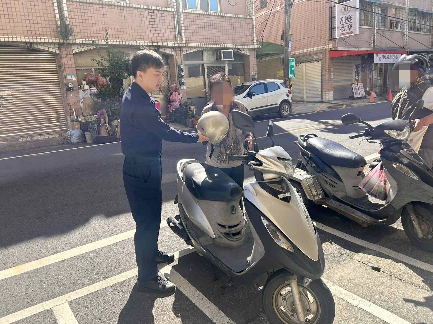 看病忘記騎回家!老婦機車失蹤急報案 警調行車軌跡化解烏龍 看病忘記騎回家!老婦機車失蹤急報案 警調行車軌跡化解烏龍