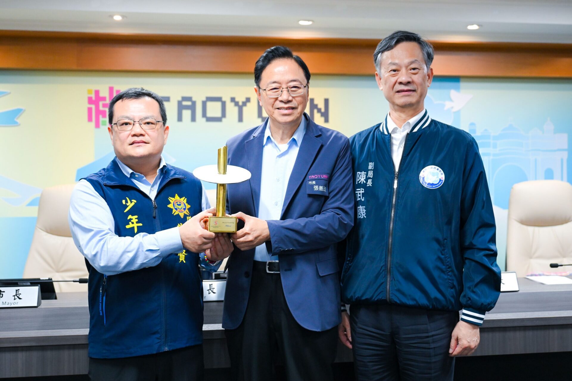 桃園大數據風險預判守護青少年成長 獲首爾智慧城市獎銀獎 桃園大數據風險預判守護青少年成長 獲首爾智慧城市獎銀獎