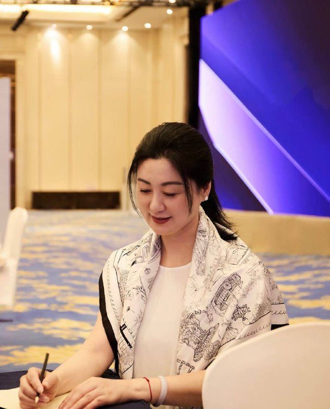 曾莉雯老師打造「幸福心學園」用女性領導力解讀全球趨勢、帶動跨領域新思維