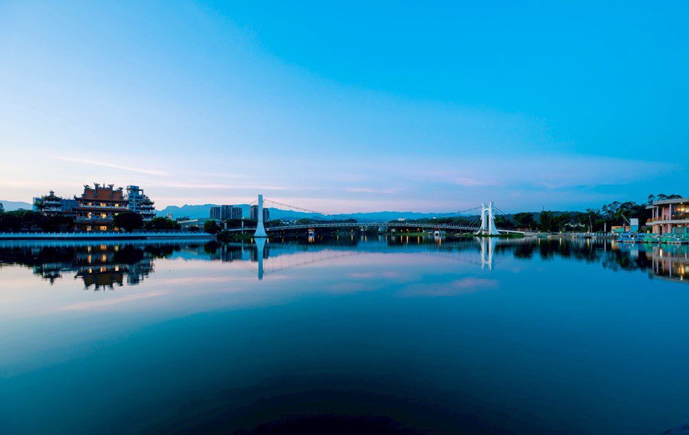 龍潭池畔 好久不見「別墅」 達運機構【拾山】 心居落成 龍潭池畔 好久不見「別墅」 達運機構【拾山】 心居落成