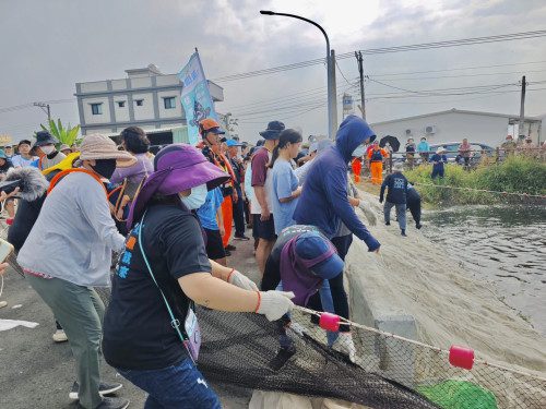 佳冬返鄉青年以「牽罟」文化展現客家精神  屏縣推動客家青年基地  打造文化創生新場域