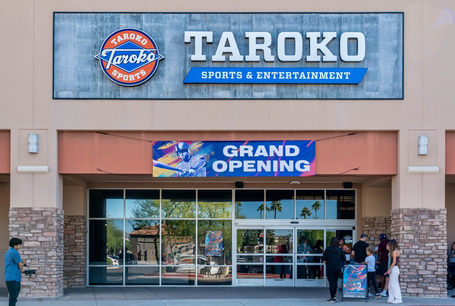 持續在美國拓展棒壘球運動　大魯閣鳳凰城錢得勒店正式開幕