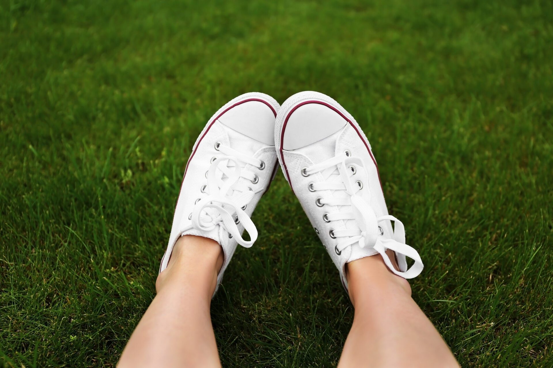 鞋邊黑漬OUT！4招讓白色帆布鞋亮回新品感