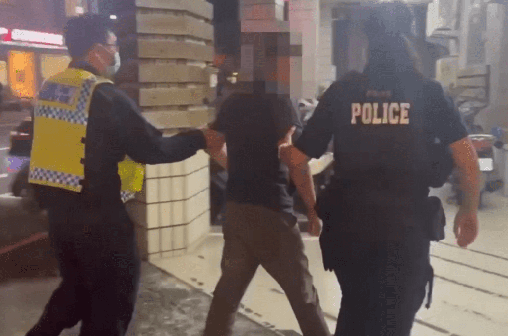 屏東縣府女廁見偷拍狼！ 　警獲報4小時逮捕犯嫌到案