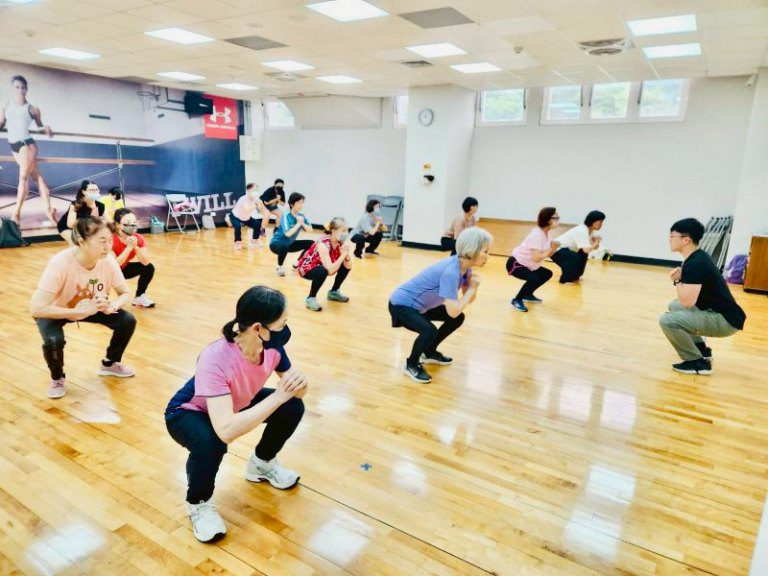 竹市爺奶夯健身！　長青學苑及高年級生俱樂部體適能課程廣受好評