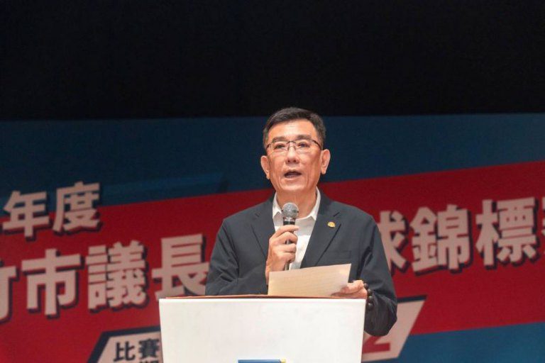 議長盃桌球賽許修睿議長主審 高虹安市長與余邦彥副議長開球 議長盃桌球賽許修睿議長主審 高虹安市長與余邦彥副議長開球