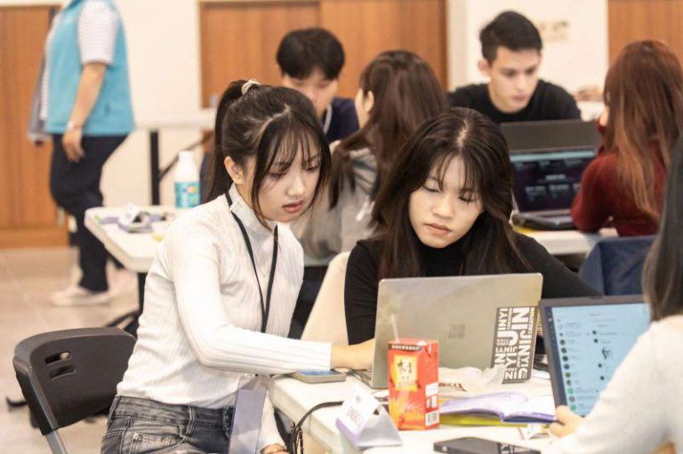 竹市首屆「新竹政策黑客松」登場 邱臣遠:與青年共創智慧未來 竹市首屆「新竹政策黑客松」登場 邱臣遠:與青年共創智慧未來