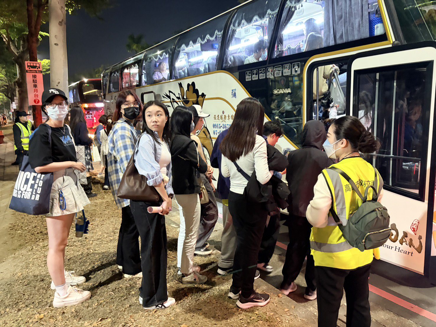 港都周末大咖齊開唱  高雄捷運突破35萬人次順利疏運完成