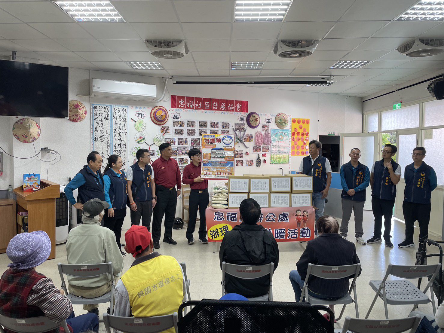 青埔消防攜手義消送暖 提醒長輩、弱勢防範一氧化碳中毒