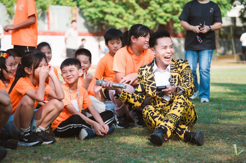 漾新聞｜「南面而歌」跨域走進校園　金曲歌王合唱為台語種下新世代聲音