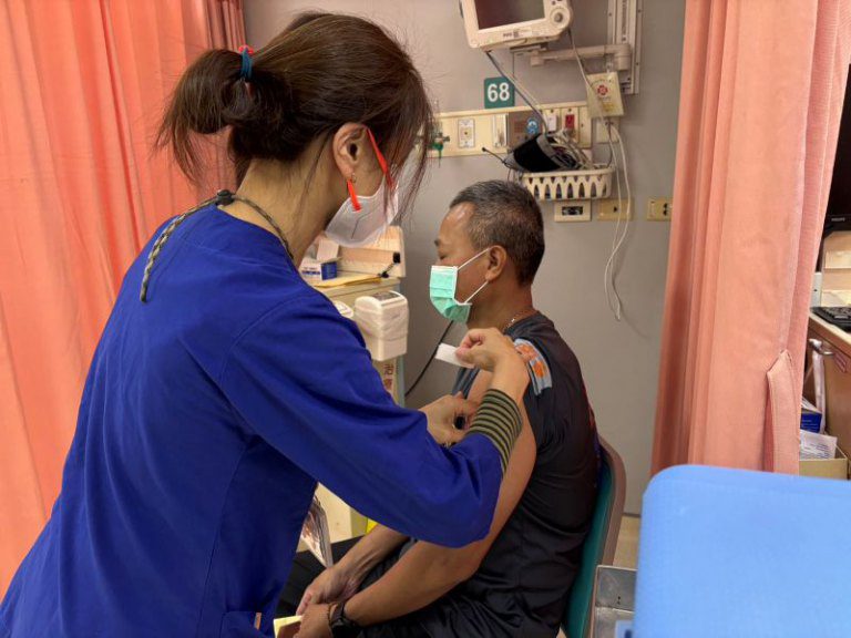 竹市特搜隊與新竹馬偕醫院合作施打破傷風疫苗　邱代理市長：強化職業安全