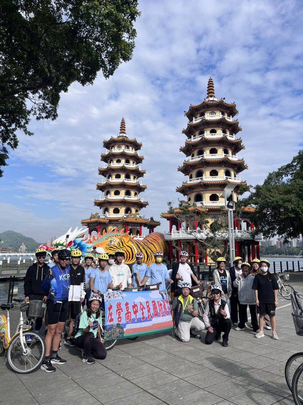 漾新聞|蓮池潭騎乘實境上課 左營高中打造最美自行車安全教室 漾新聞|蓮池潭騎乘實境上課 左營高中打造最美自行車安全教室