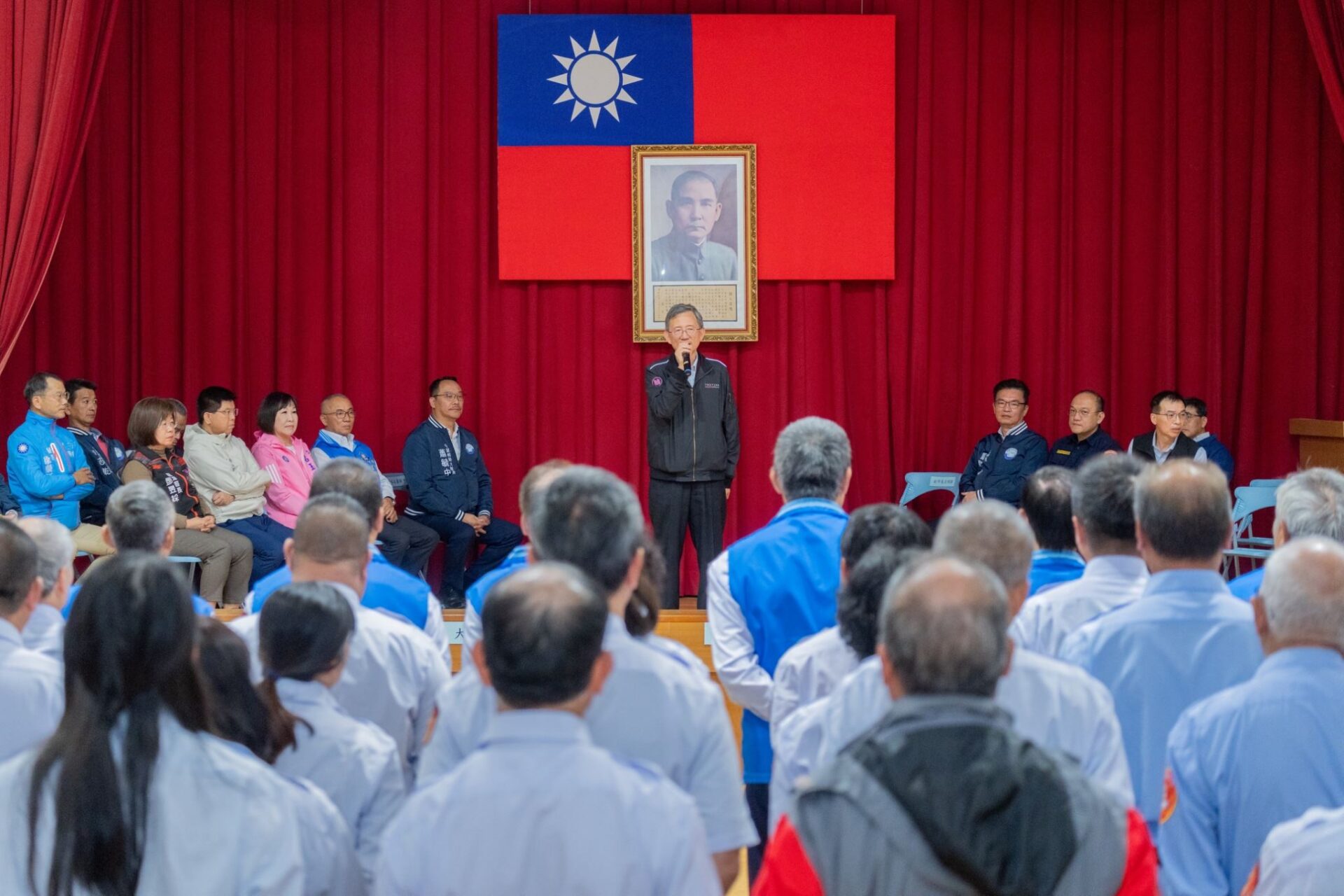 王明鉅肯定守望相助大隊辛勞 保暖新裝備將到位