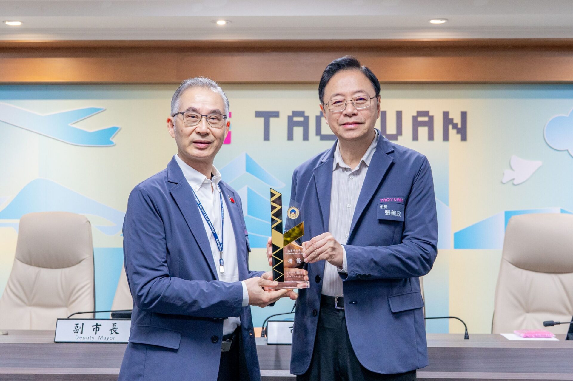 桃園治安成果獲中央肯定 張善政感謝警員、守望隊員辛勞 桃園治安成果獲中央肯定 張善政感謝警員、守望隊員辛勞