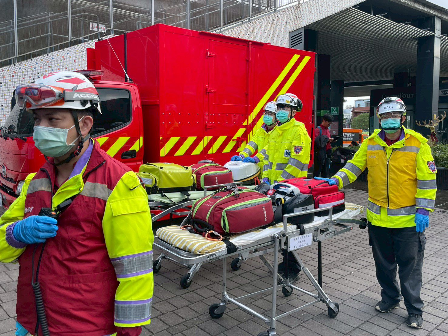 桃消大湳分隊攜手賣場舉辦演練 強化火災應變流程 桃消大湳分隊攜手賣場舉辦演練 強化火災應變流程