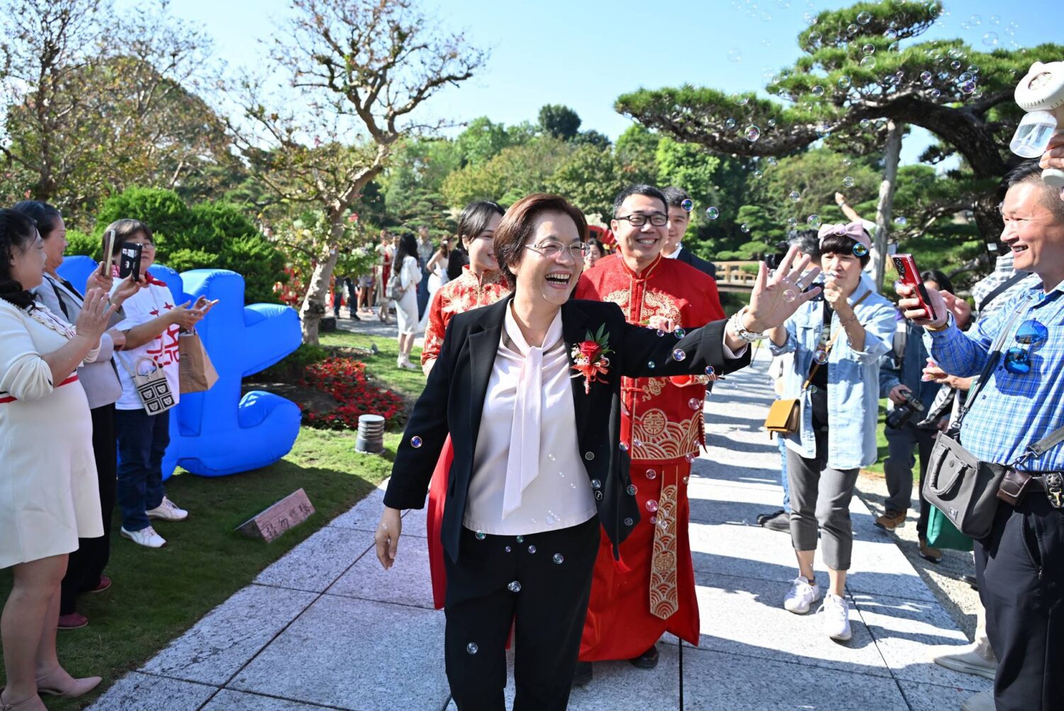 彰化縣聯合婚禮登場　42對新人成美文化園區喜結良緣