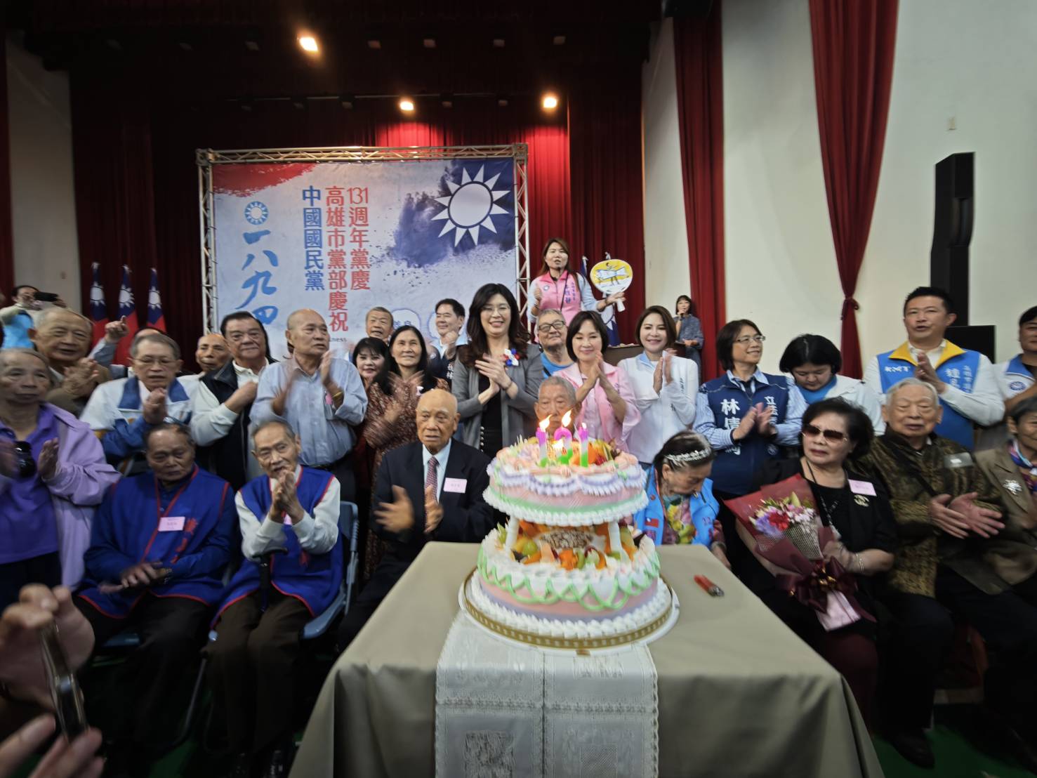 國民黨131週年高雄黨慶 柯志恩率議員宣示：「明年不再雖敗猶榮，絕對贏得光榮！」