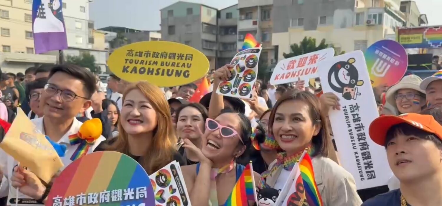 「昔日邱議瑩挺同志，今換同志挺高雄贏」同遊手舉牌吸睛 邱議瑩：會繼續為高雄、為台灣堅定向前